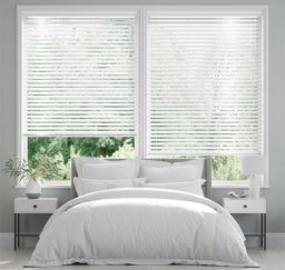 white venetian blinds bedroom